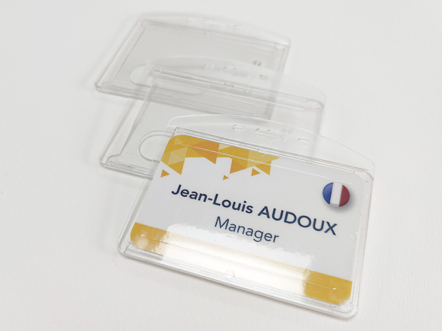 <b>DESTOCKAGE  Porte badge rigide pour carte professionnelle<b>