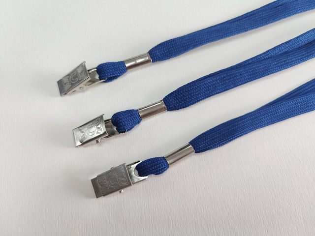 <b>DESTOCKAGE  Tour de cou pince bleu <b>